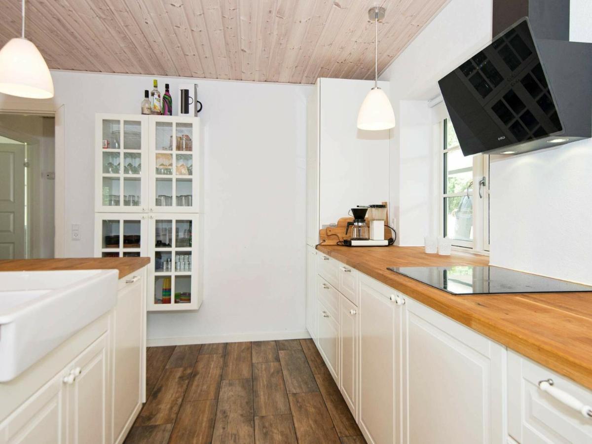 10 Person Holiday Home In Glesborg Екстериор снимка