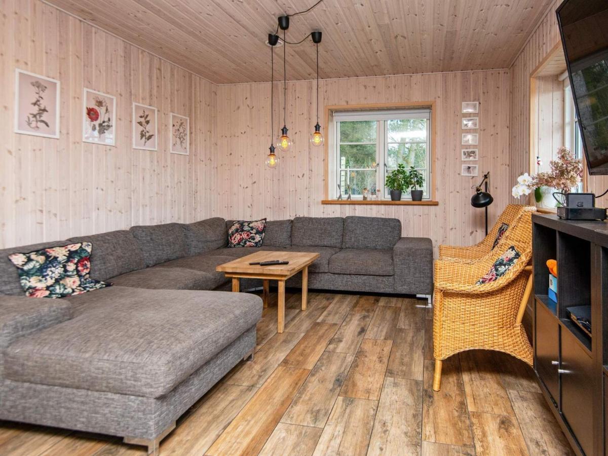 10 Person Holiday Home In Glesborg Екстериор снимка