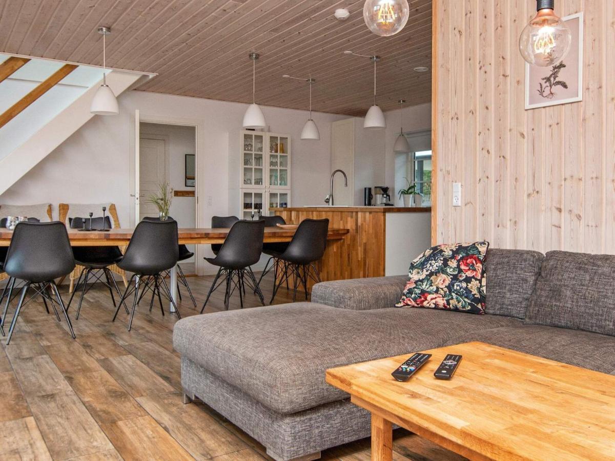 10 Person Holiday Home In Glesborg Екстериор снимка