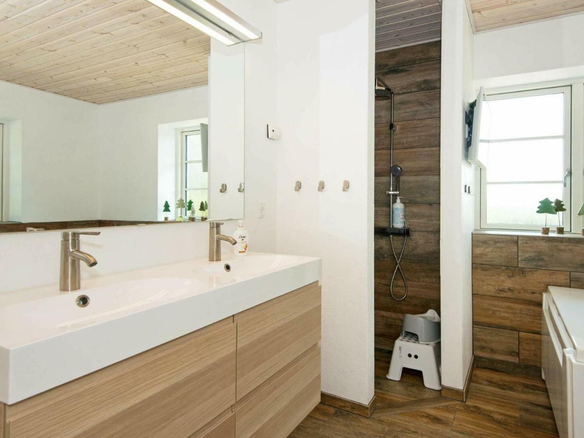 10 Person Holiday Home In Glesborg Екстериор снимка