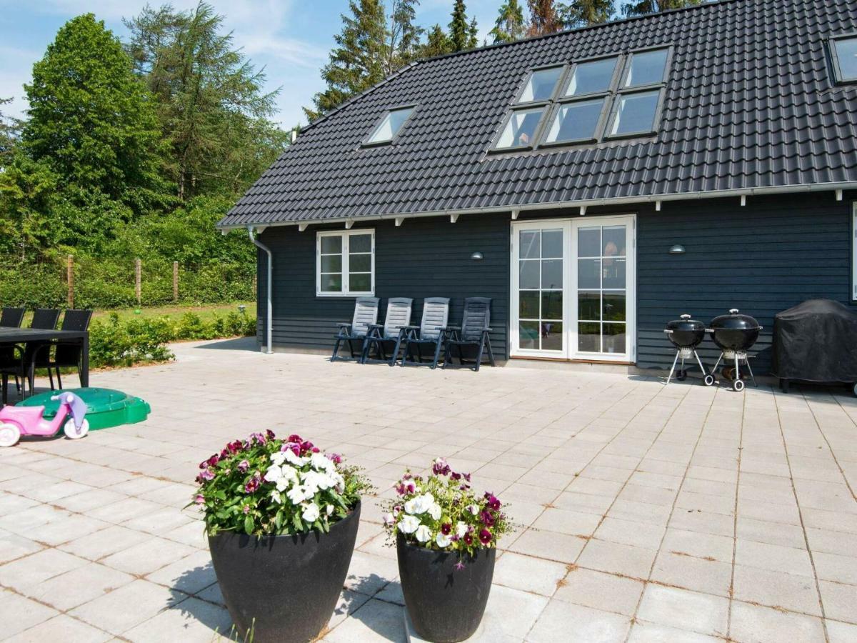 10 Person Holiday Home In Glesborg Екстериор снимка
