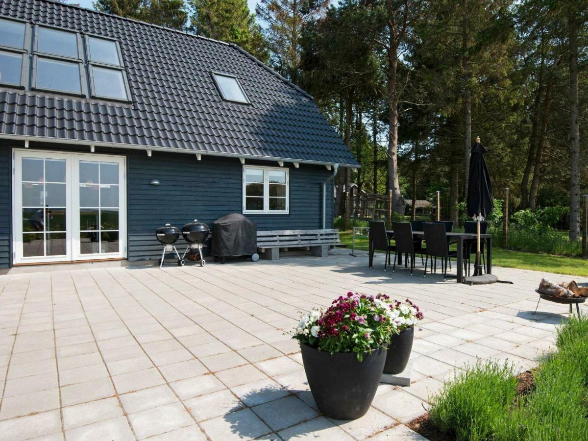 10 Person Holiday Home In Glesborg Екстериор снимка